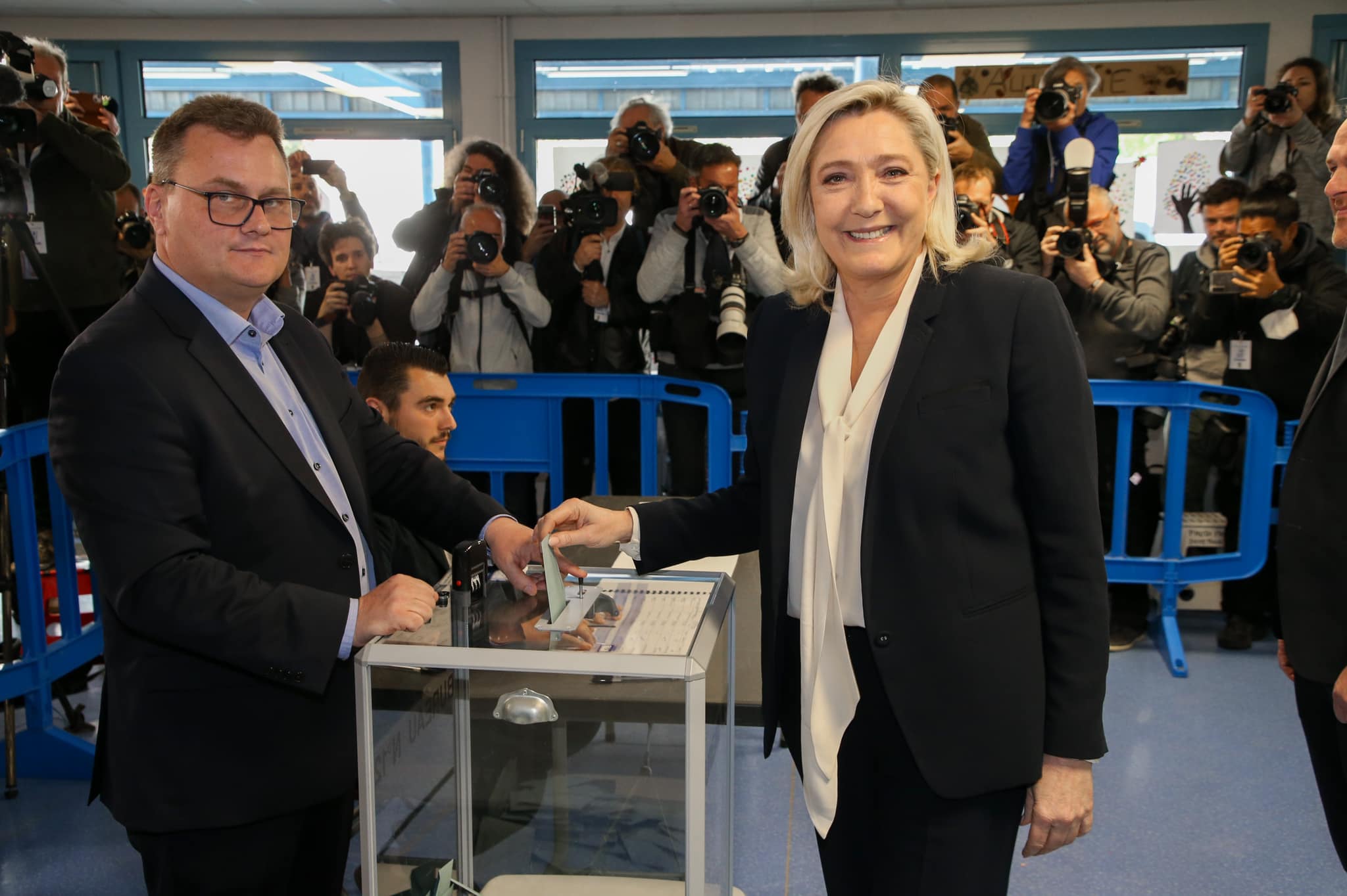 勒朋投票。（圖／翻攝自FB@Marine Le Pen）